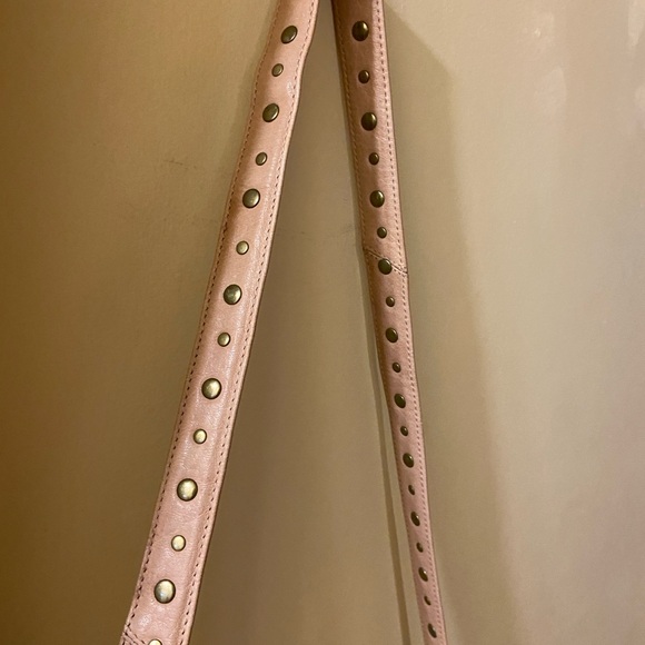 Day & Mood pale pink leather purse with adjustable strap - Picture 13 of 15